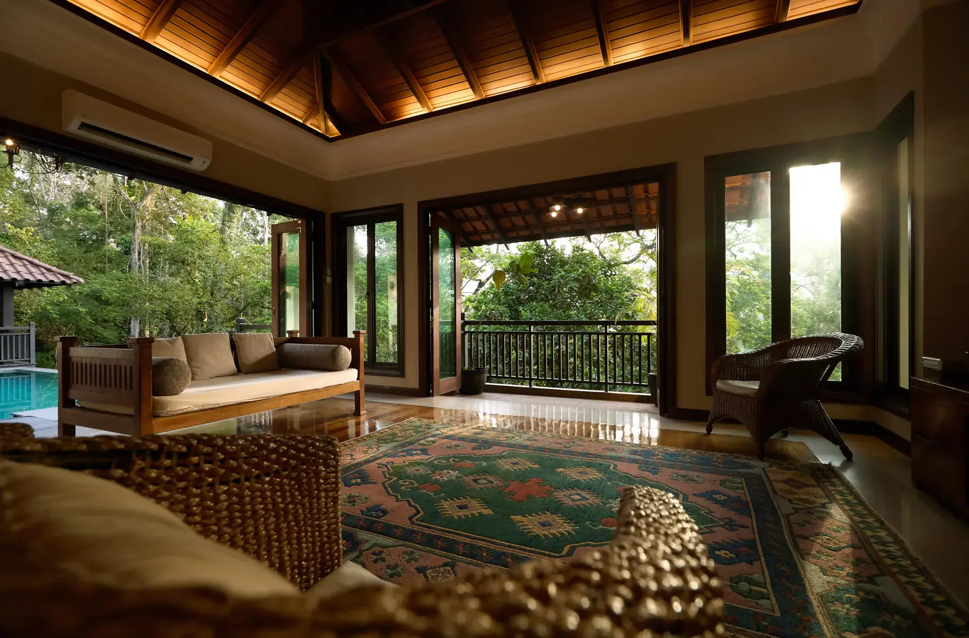 Living Area Lounge